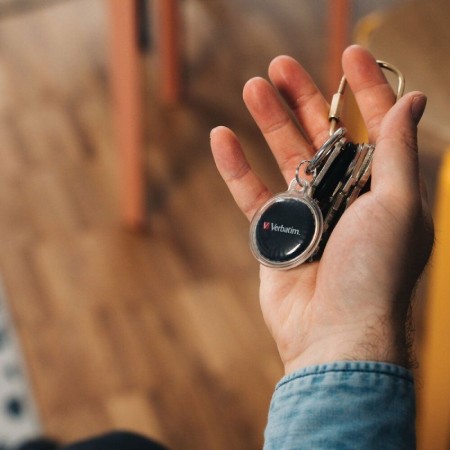 Localizador Verbatim My Finder Coin Bluetooth Tracker MYFC-01B compatible con Apple/ Incluye Llavero y Pila/ Negro